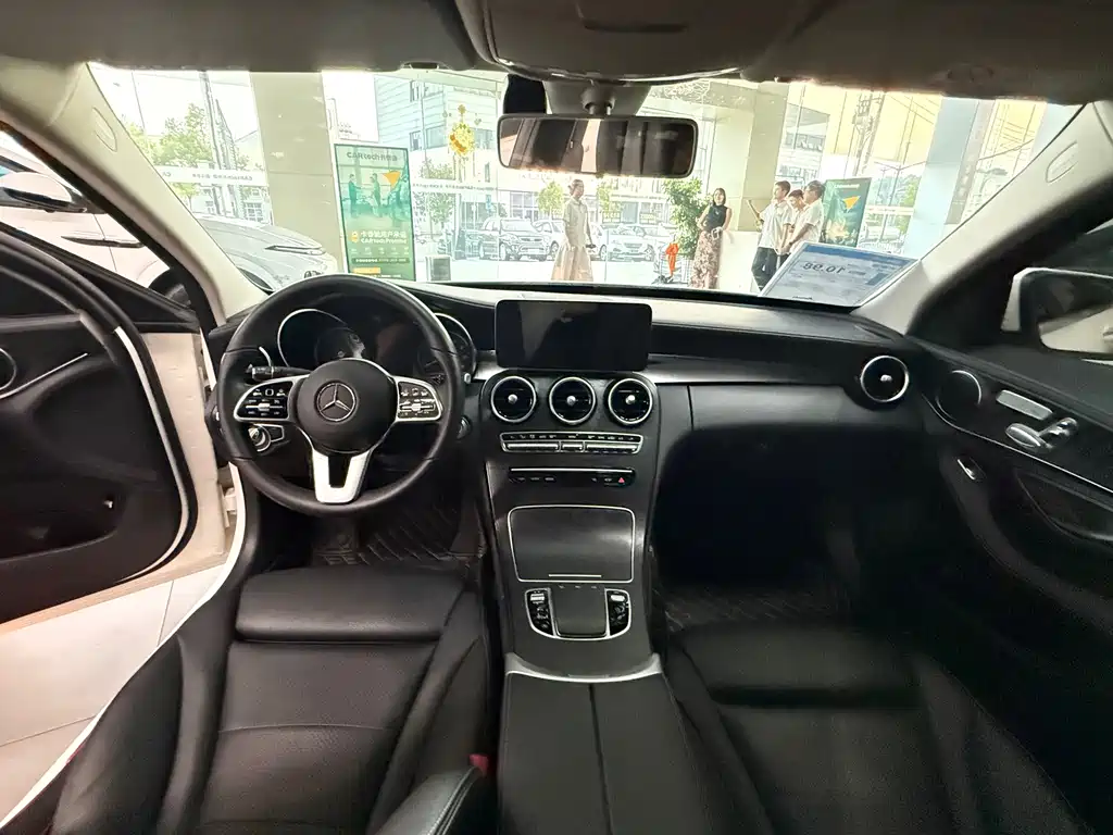 Mercedes-Benz C-Class — миниатюра 7