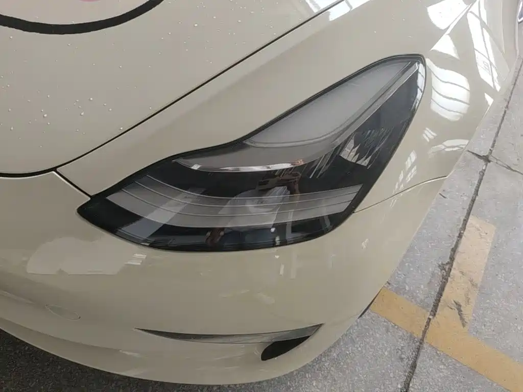 Tesla Model 3 — миниатюра 24