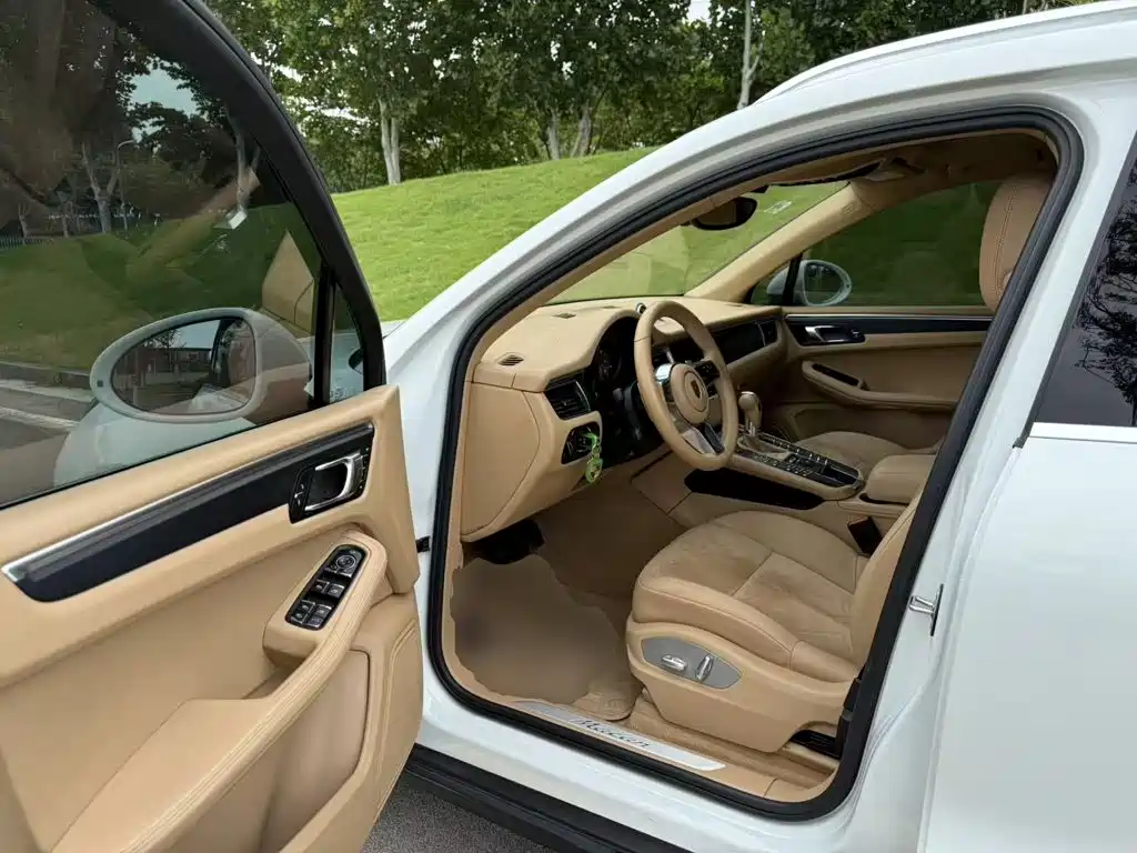 Porsche Macan — миниатюра 16