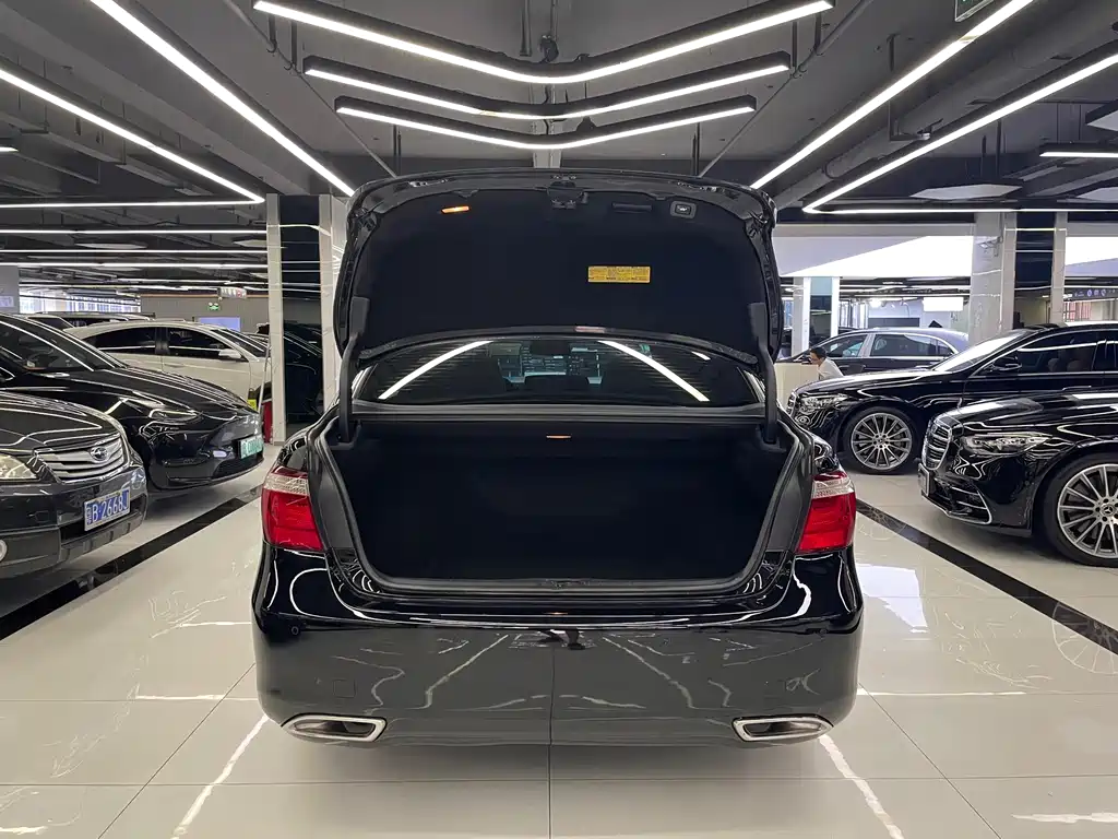 Lexus LS — миниатюра 41