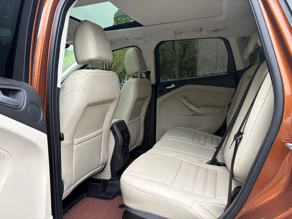 Ford Kuga — миниатюра 5