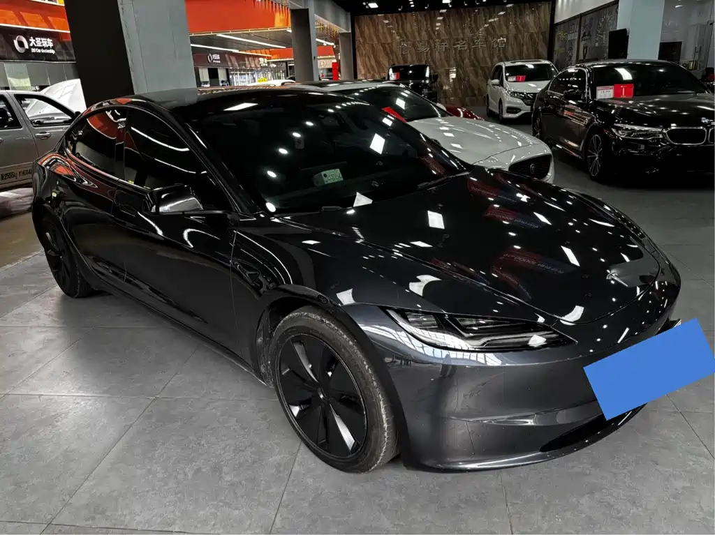 Tesla Model 3 — миниатюра 3