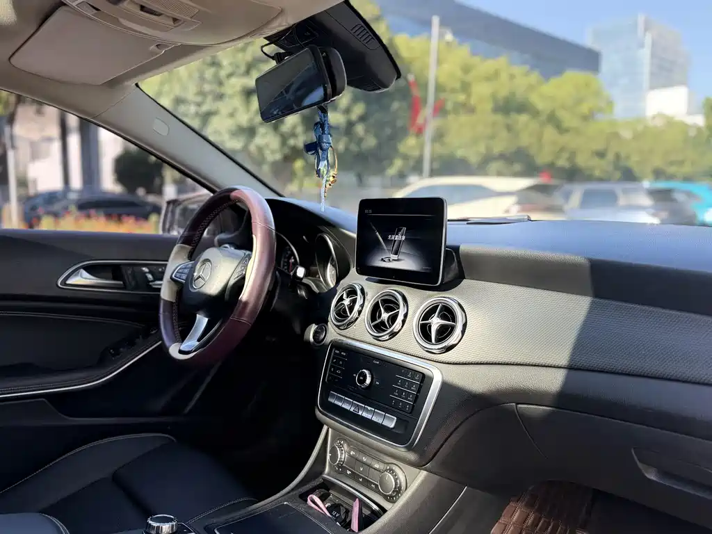 Mercedes-Benz GLA — миниатюра 14