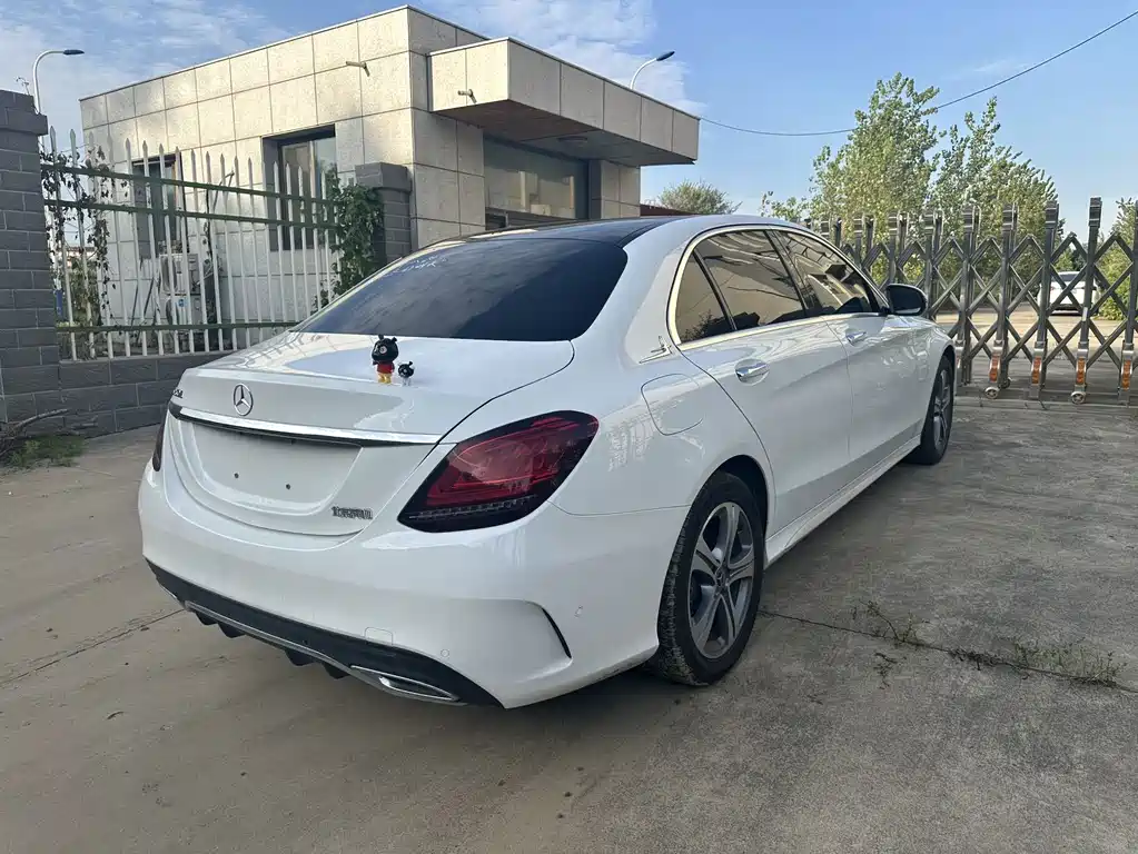 Mercedes-Benz C-Class — миниатюра 3