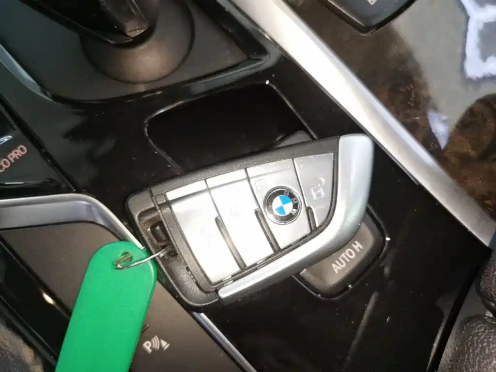 BMW 5 Series — миниатюра 9