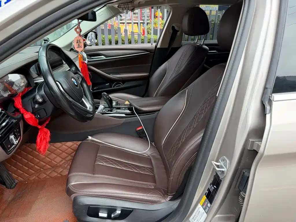 BMW 5 Series New Energy — миниатюра 8
