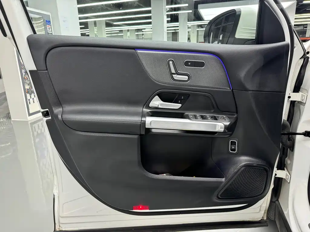 Mercedes-Benz EQB — миниатюра 6
