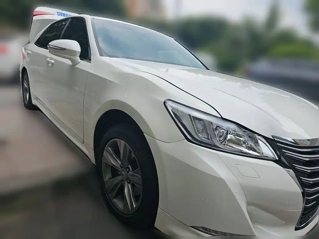 Toyota Crown — миниатюра 24