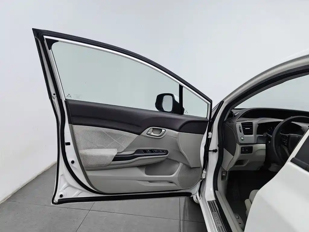 Honda Civic — миниатюра 8