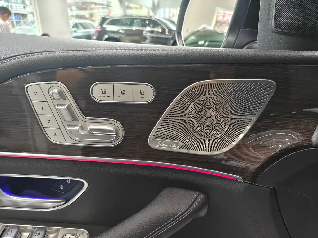 Mercedes-Benz GLS — миниатюра 9