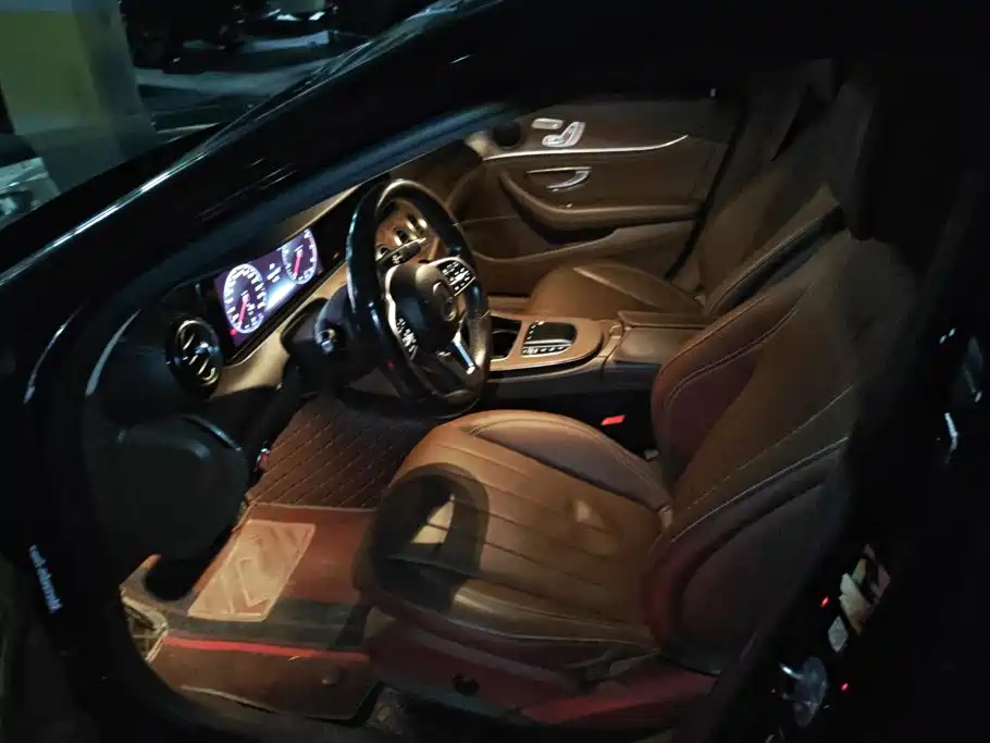 Mercedes-Benz E-Class — миниатюра 9