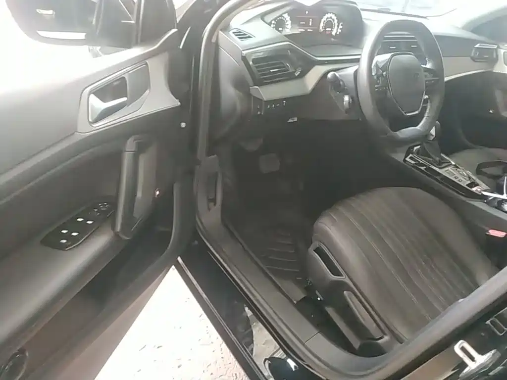 Peugeot 408 — миниатюра 16