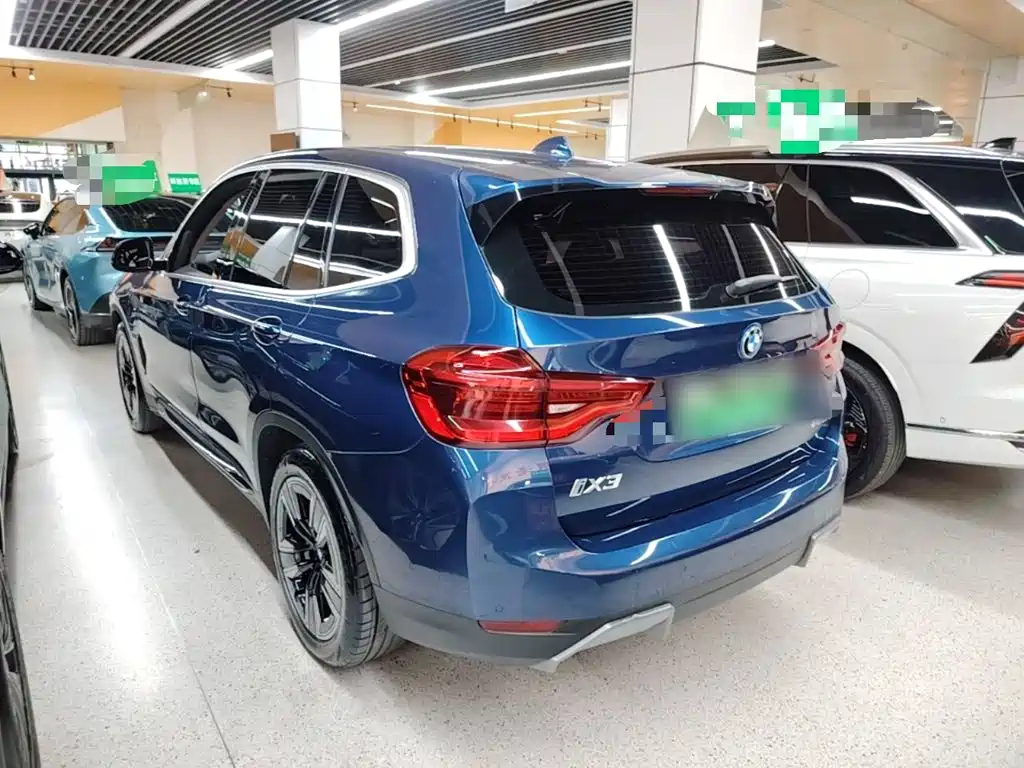 BMW iX3 — миниатюра 5
