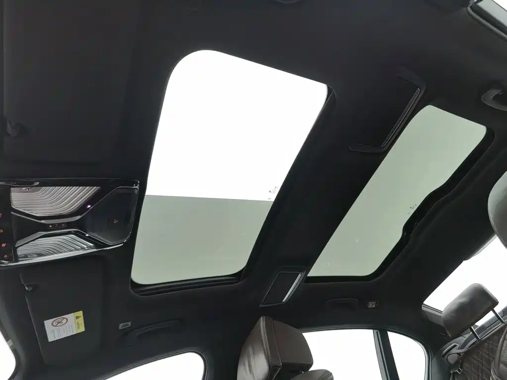 BMW 7 Series — миниатюра 14