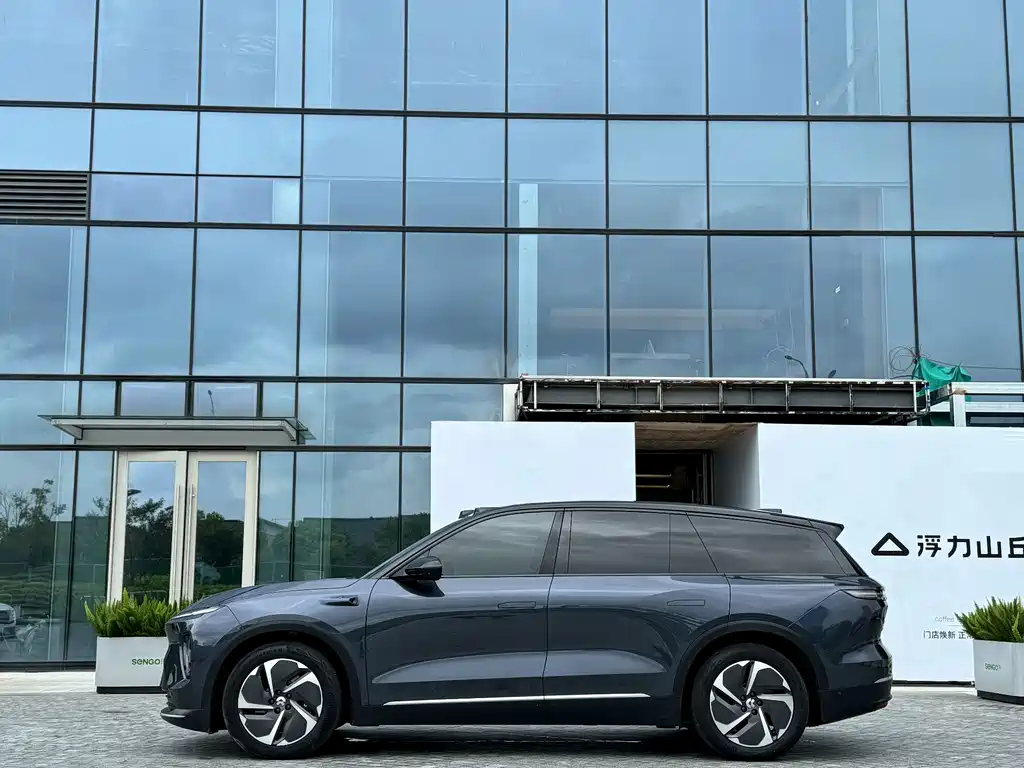 NIO ES8 — миниатюра 9