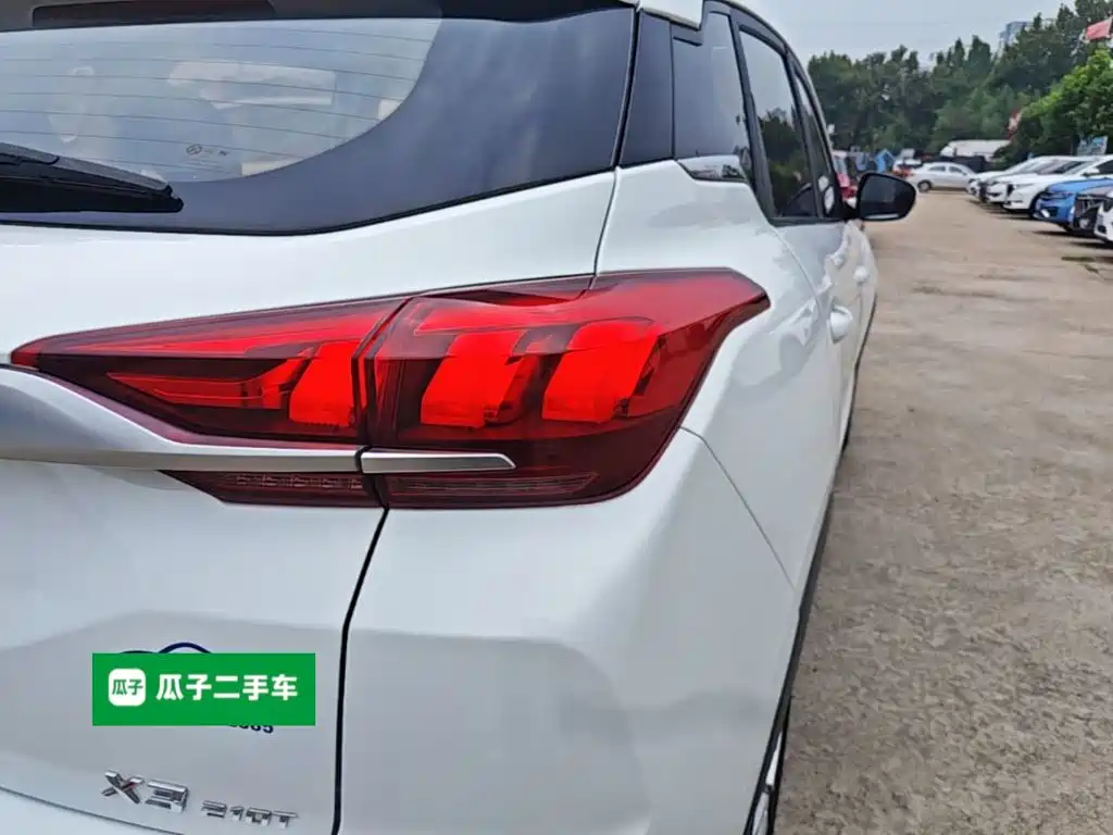 BAIC X3 — миниатюра 8