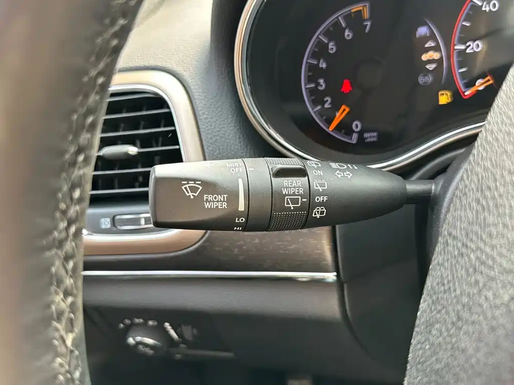 Jeep Grand Cherokee (Import) — миниатюра 26