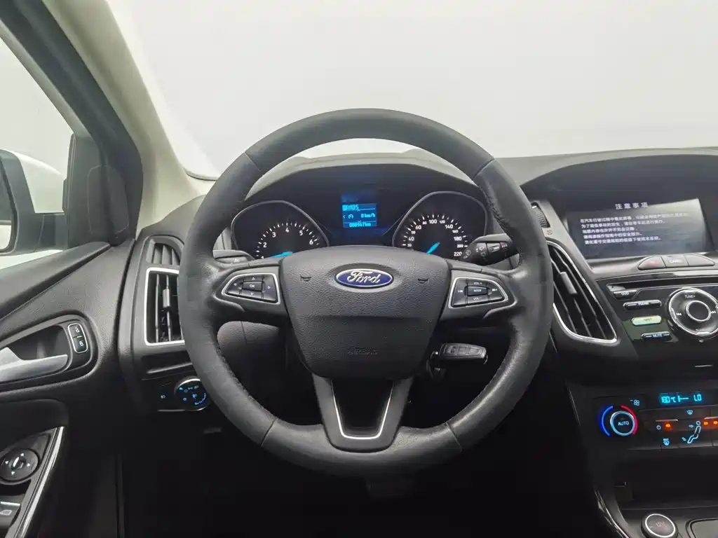 Ford Focus — миниатюра 11
