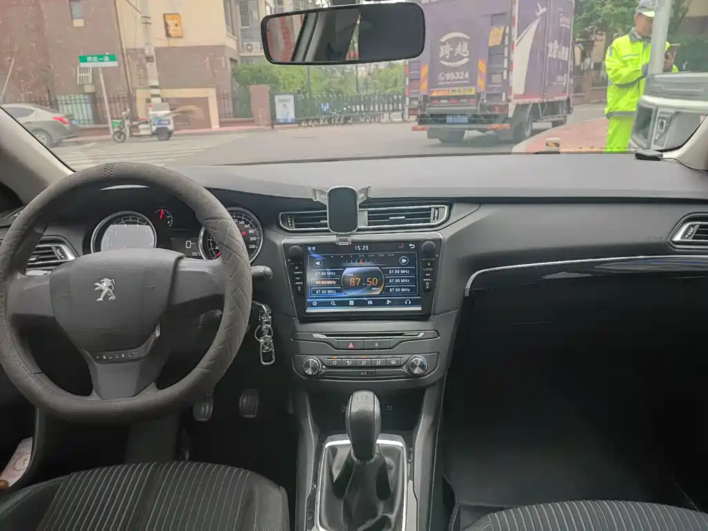 Peugeot 408 1.8L Manual Leading Edition, фото 5