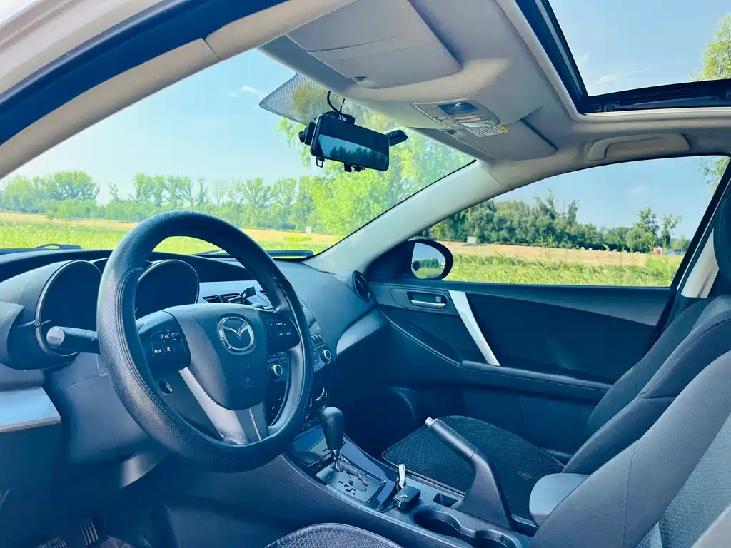 Mazda 3 Xingcheng — миниатюра 10