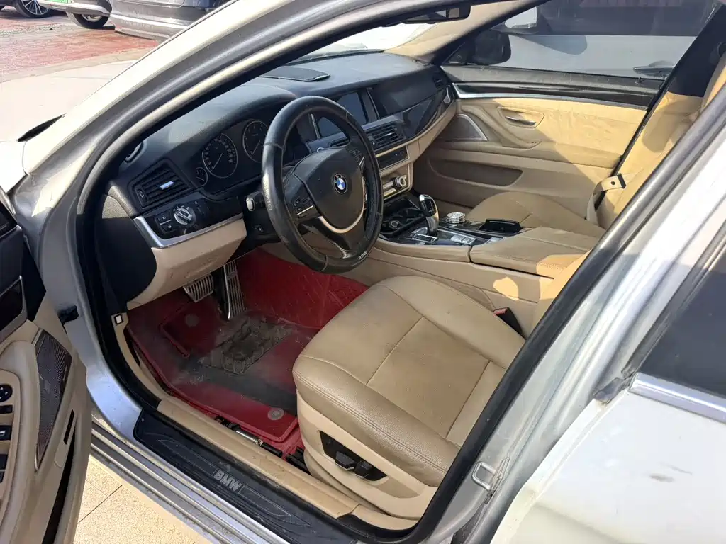 BMW 5 Series — миниатюра 6