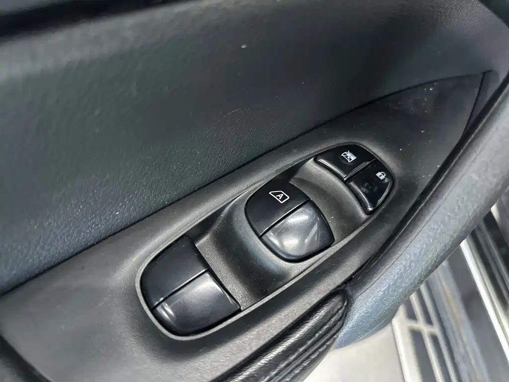 Nissan X-Trail — миниатюра 5