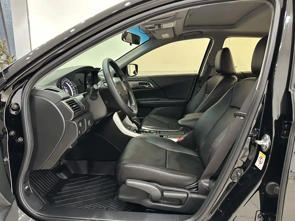 Honda Accord — миниатюра 8