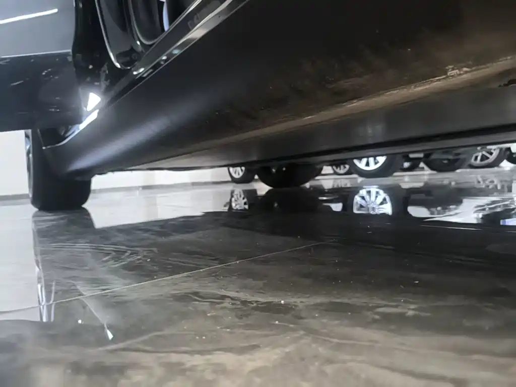 Tesla Model Y — миниатюра 19