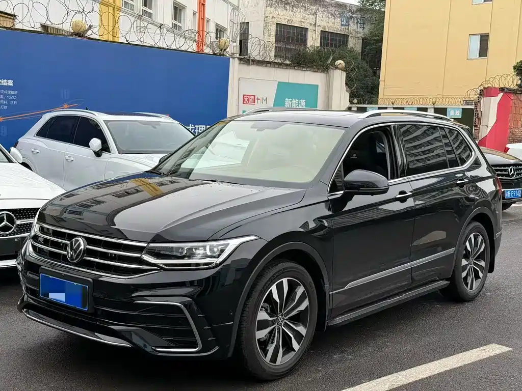 Volkswagen Tiguan L L 2025 330TSI AT R-Line
