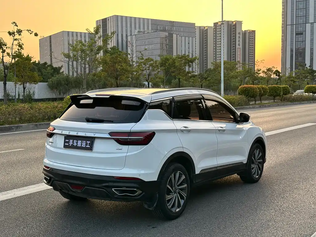 Geely Binyue — миниатюра 4