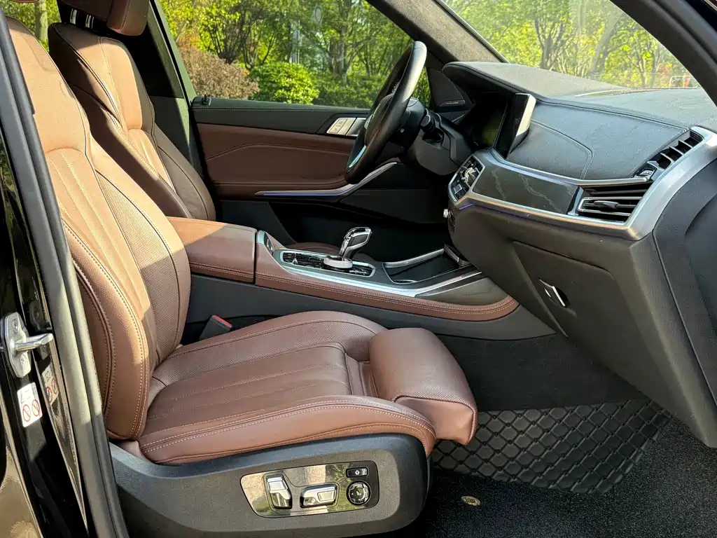 BMW X7 — миниатюра 13