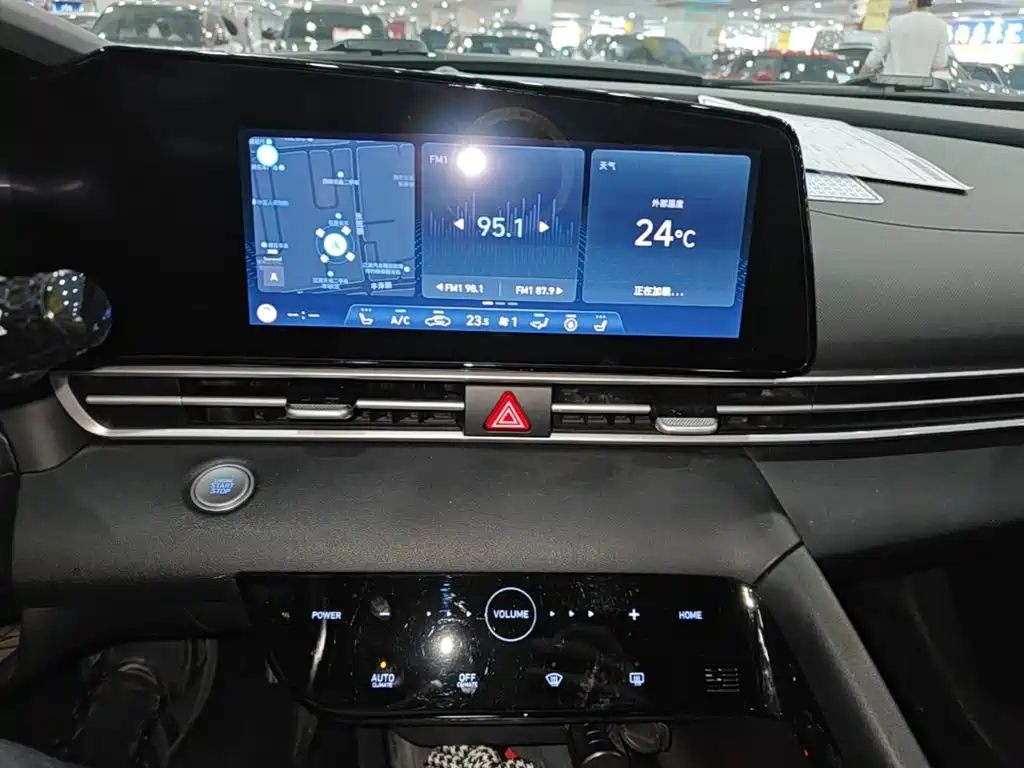 Hyundai Elantra — миниатюра 13