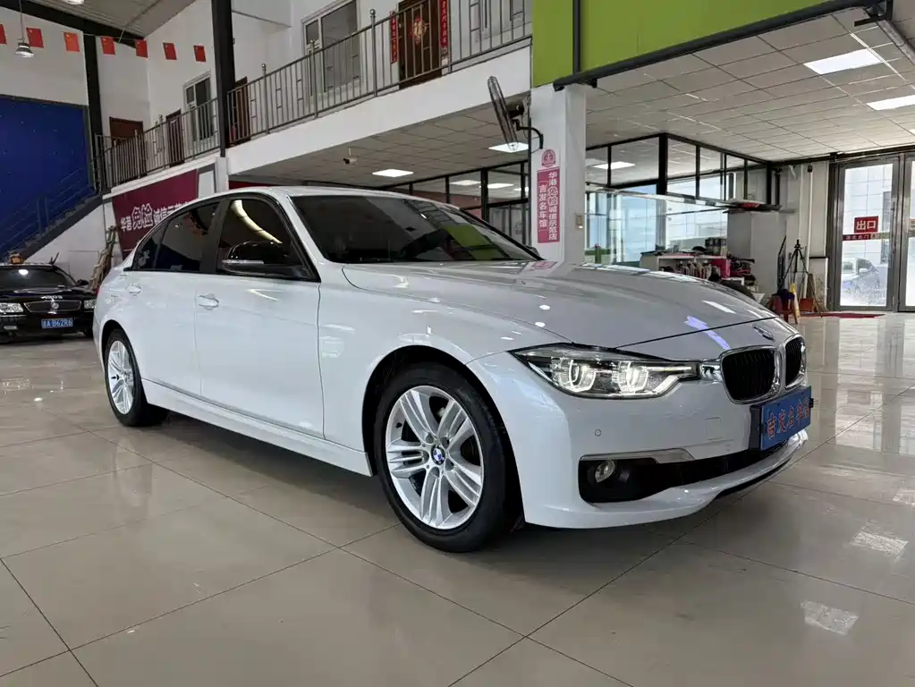 BMW 3 SERIES