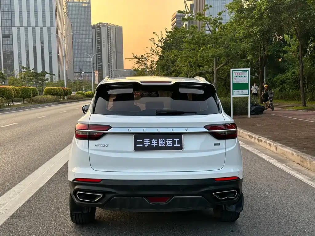 Geely Binyue — миниатюра 5