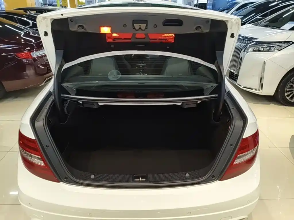 Mercedes-Benz C-Class (Import) — миниатюра 19
