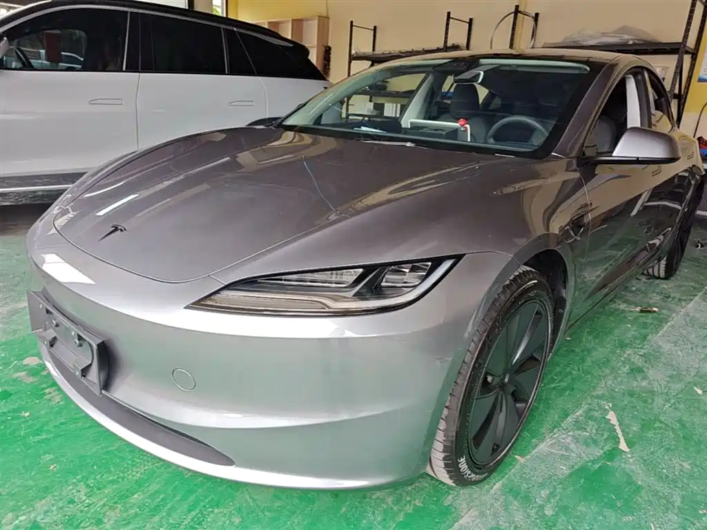 Tesla Model 3 2025