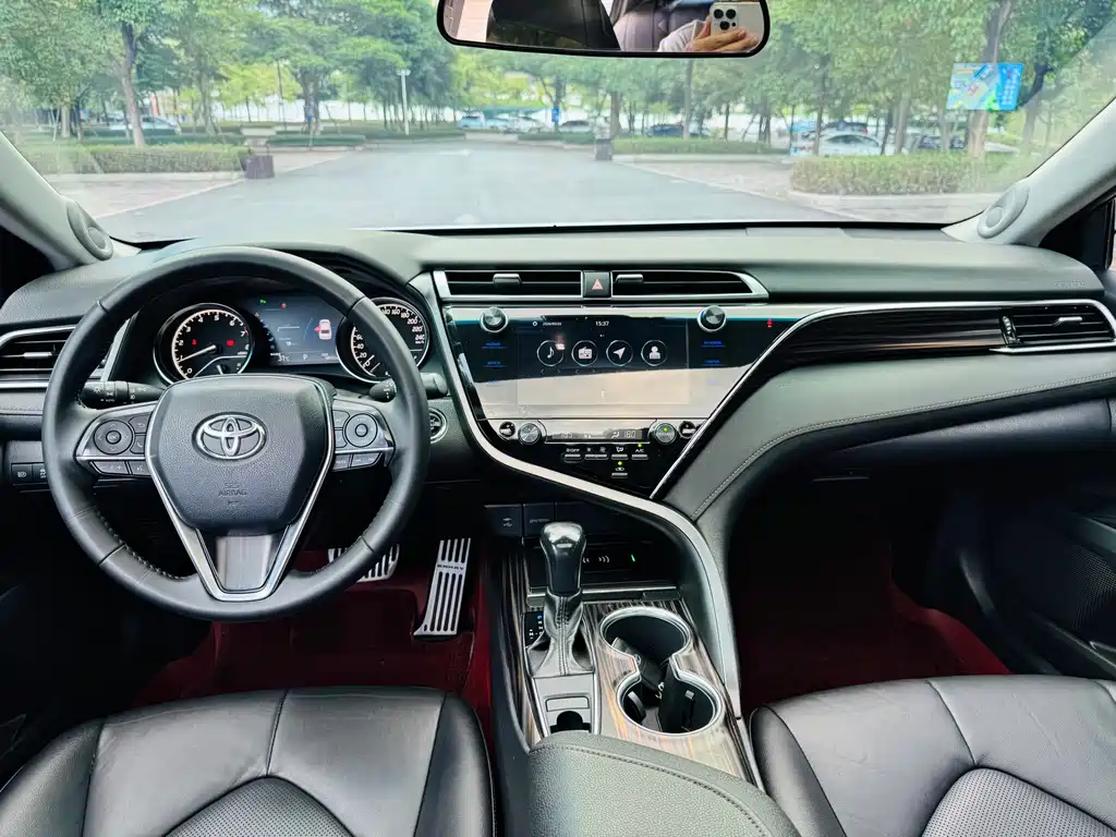 Toyota Camry 2019 2.0G Luxury VI