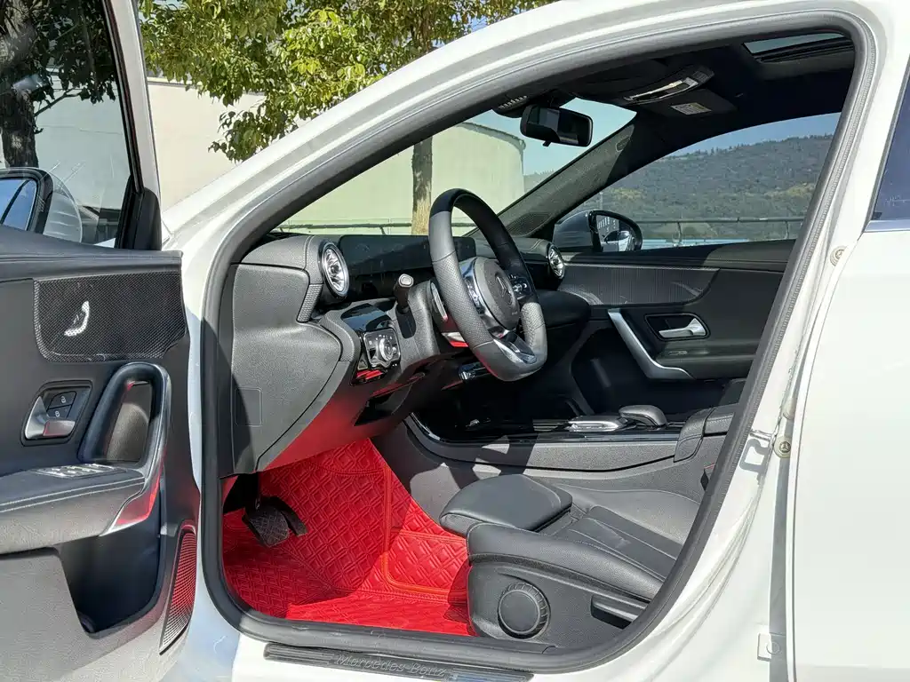 MERCEDES-BENZ A CLASS