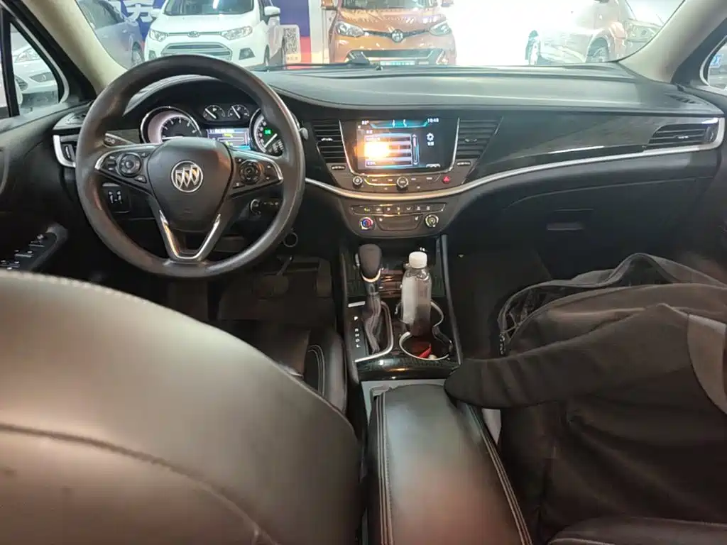 Buick Verano — миниатюра 10