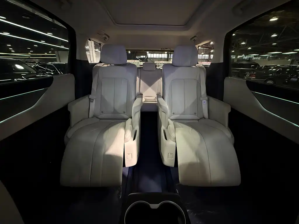 Buick GL8 Hybrid — миниатюра 17