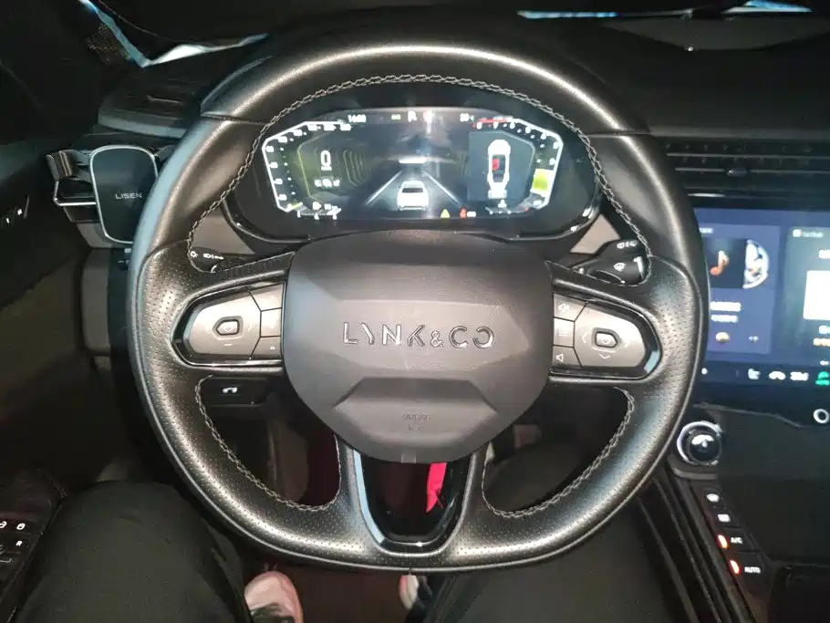 Lynk & Co 01 — миниатюра 15