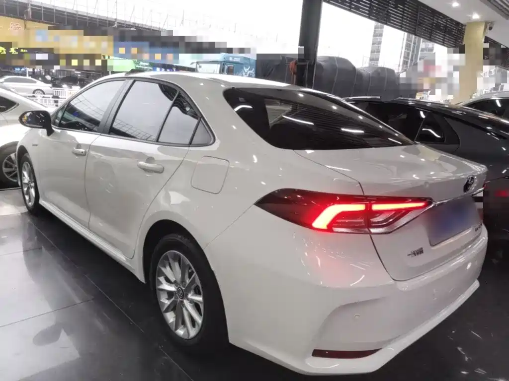 Toyota Corolla — миниатюра 5