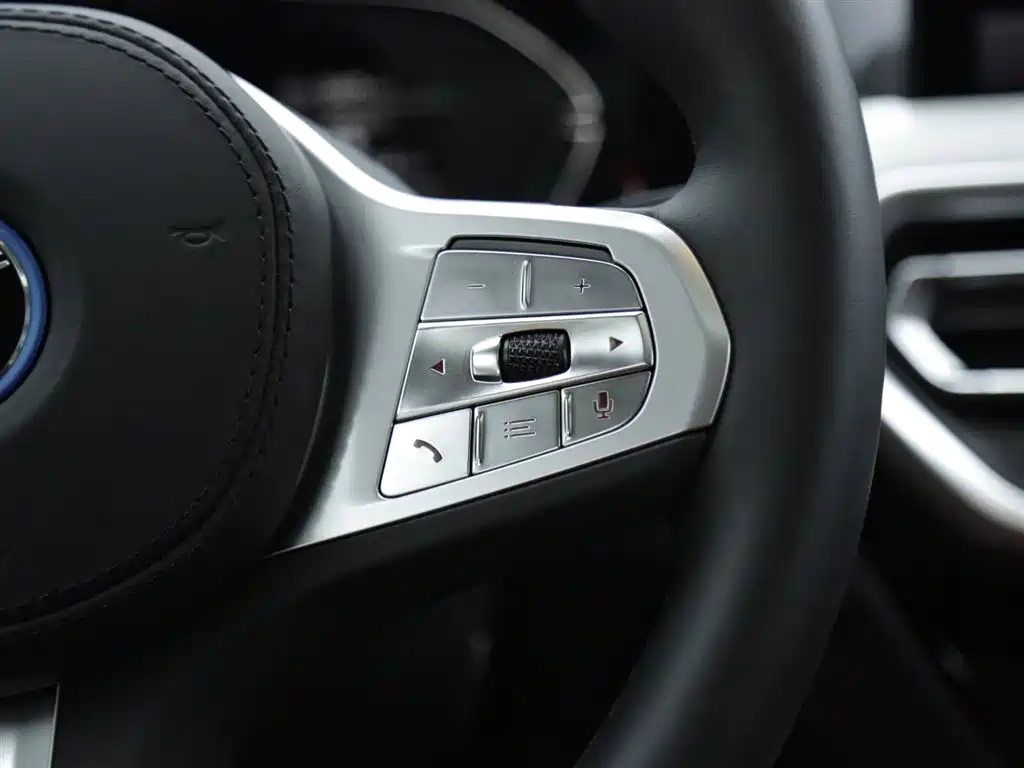 BMW iX3 — миниатюра 16