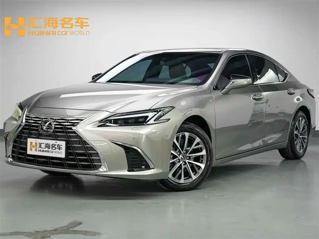 Lexus ES 2026