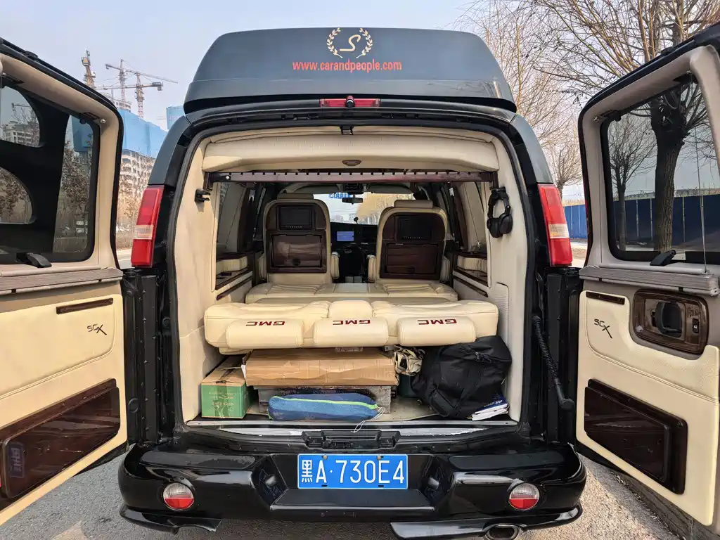 GMC Savana 2011 5.3L 7 мест