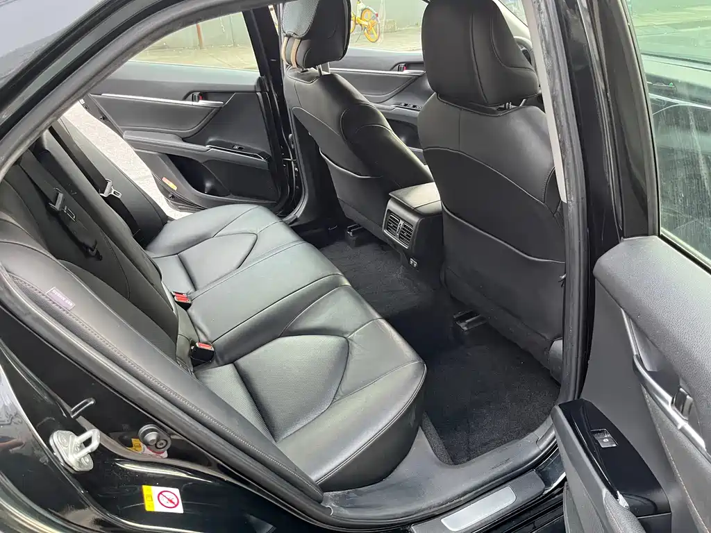 Toyota Camry — миниатюра 11