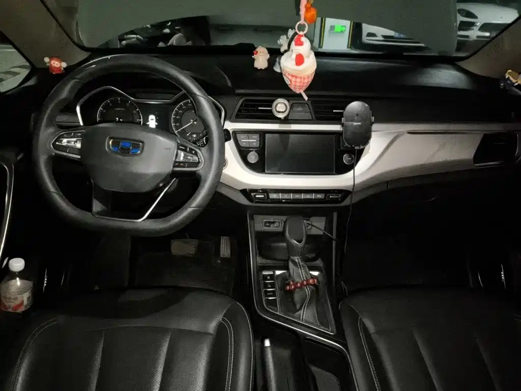 Geely Vision X3 — миниатюра 10