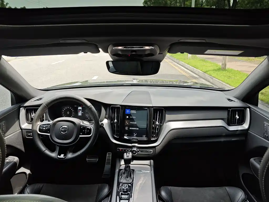 Volvo XC60 — миниатюра 11