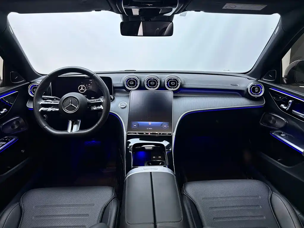 Mercedes-Benz C-Class — миниатюра 11