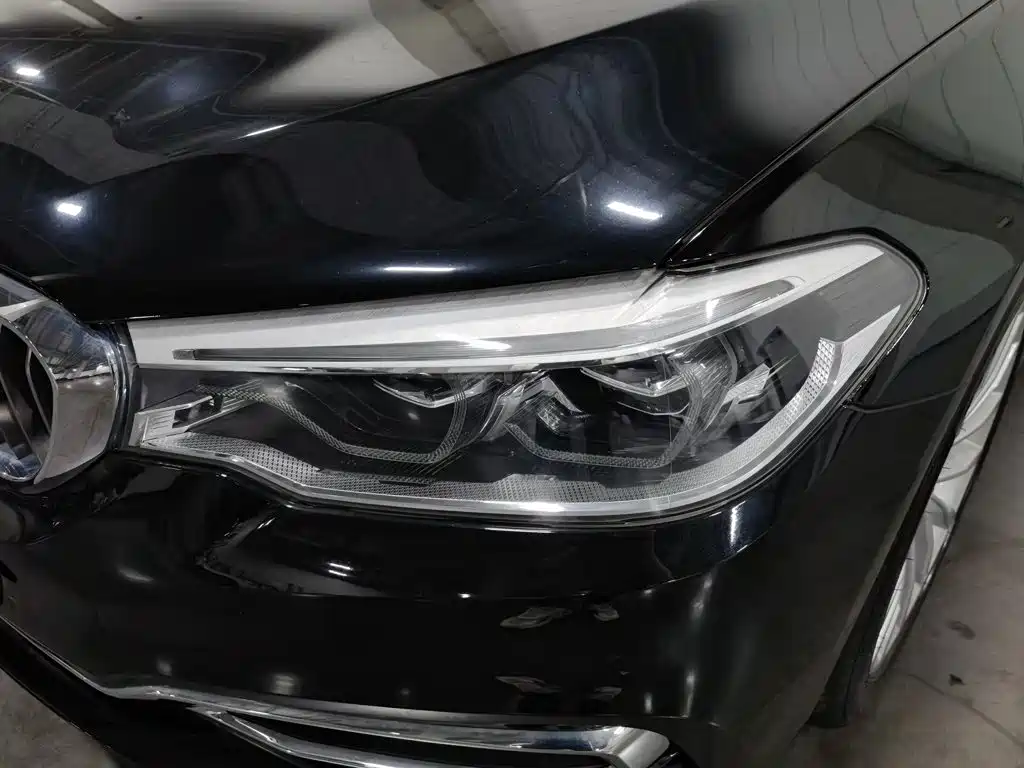 BMW 5 Series New Energy — миниатюра 7